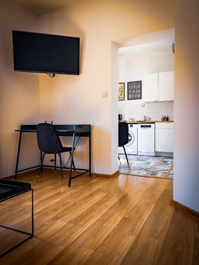Nalu Black&White Apartment No 8 كاتوفيتسه المظهر الخارجي الصورة